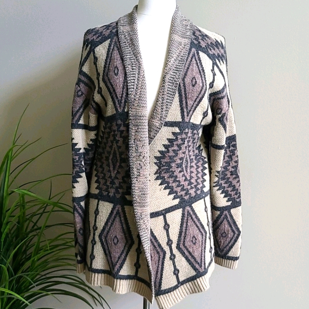 Day Trip - Cardigan Aztec Print -  Medium